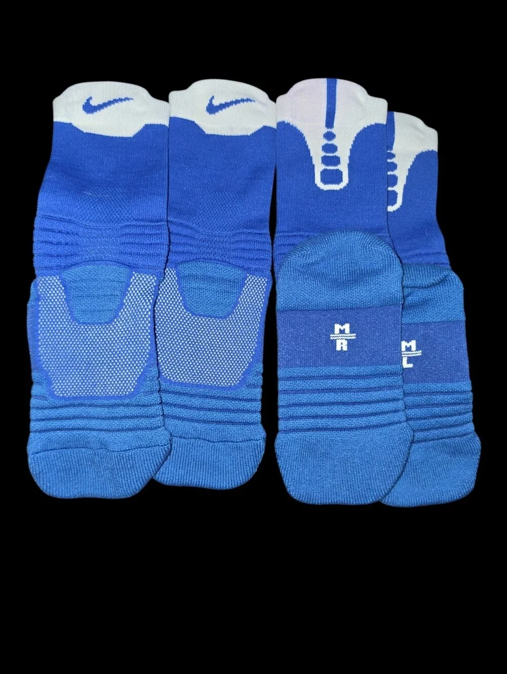 2 Pair of Nike Elite Basketball Crew Socks Size Medium. Fits M 6-8 W 6-10 New